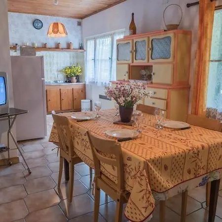 Location De A Masmejean *