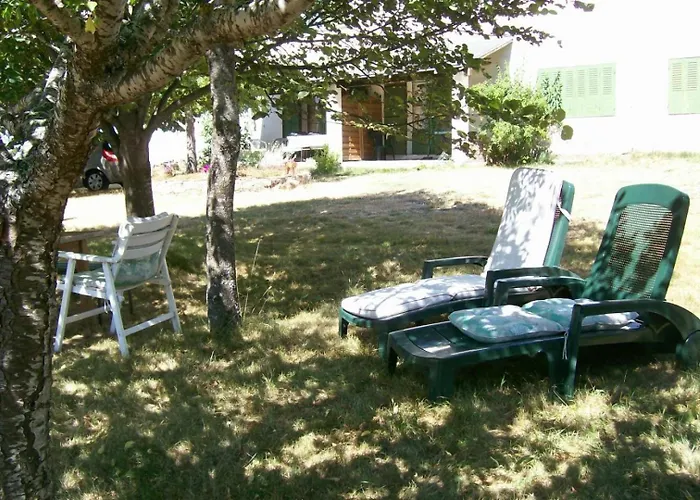 Location De A Masmejean Сasa de vacaciones *